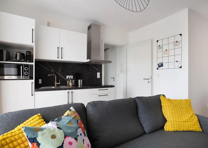 Schoene In Der Innenstadt I Kostenloses Parken I Home2share Apartman